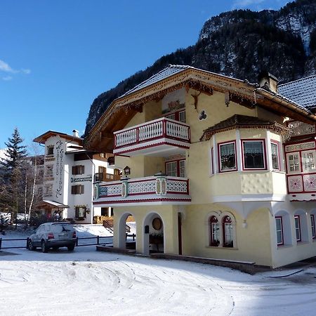 Appartamenti Majon Sotroi Campitello di Fassa Esterno foto