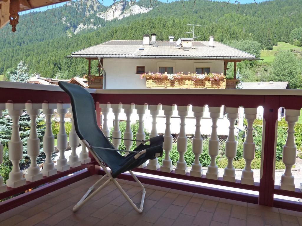 Appartamenti Majon Sotroi Campitello di Fassa Camera foto
