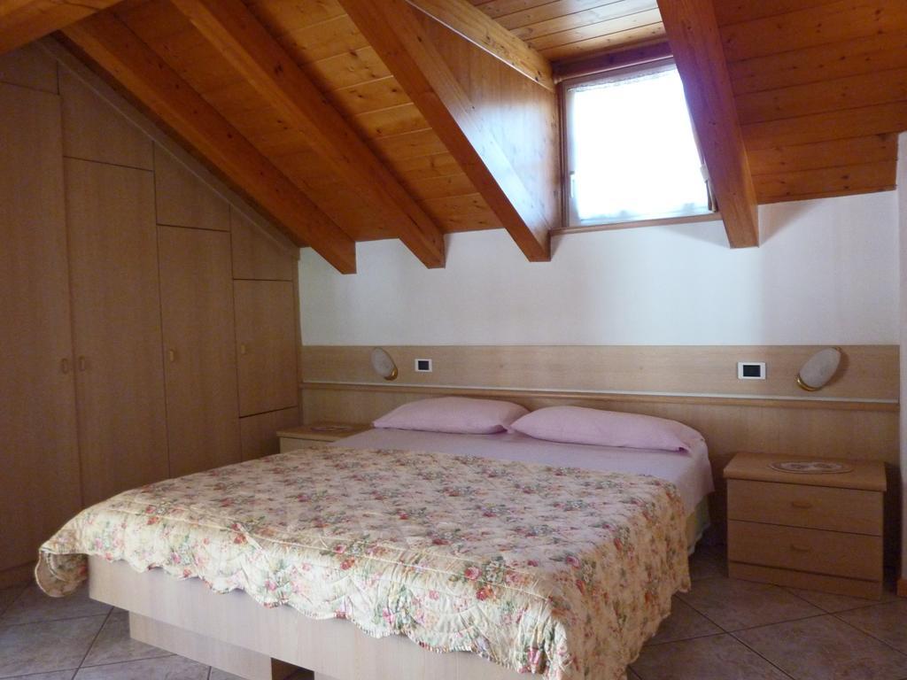 Appartamenti Majon Sotroi Campitello di Fassa Camera foto