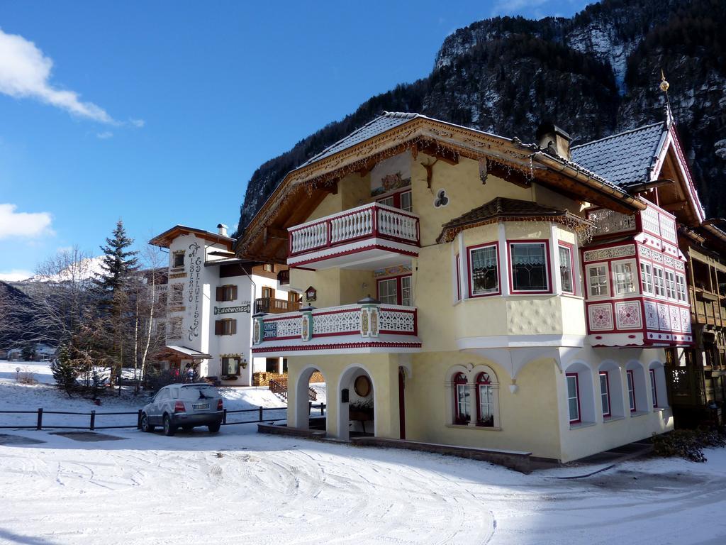 Appartamenti Majon Sotroi Campitello di Fassa Esterno foto
